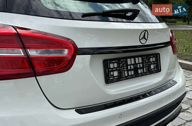 Позашляховик / Кросовер Mercedes-Benz GLA-Class 2016 в 