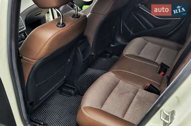 Внедорожник / Кроссовер Mercedes-Benz GLA-Class 2014 в 