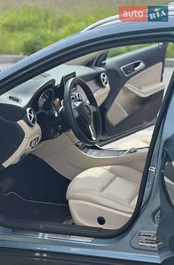Позашляховик / Кросовер Mercedes-Benz GLA-Class 2015 в 