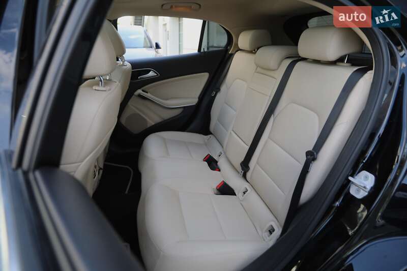 Позашляховик / Кросовер Mercedes-Benz GLA-Class 2016 в Харкові