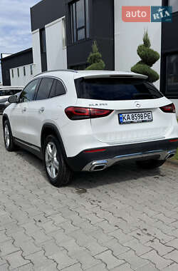 Внедорожник / Кроссовер Mercedes-Benz GLA-Class 2021 в 