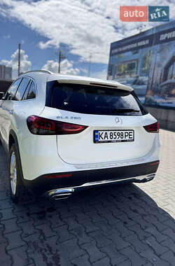 Внедорожник / Кроссовер Mercedes-Benz GLA-Class 2021 в 