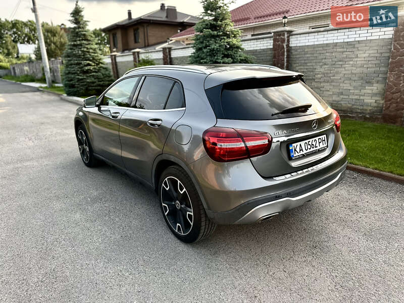 Позашляховик / Кросовер Mercedes-Benz GLA-Class 2019 в Києві