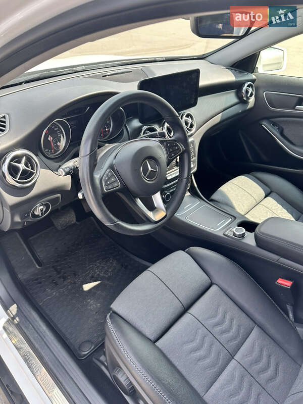 Позашляховик / Кросовер Mercedes-Benz GLA-Class 2019 в Кропивницькому