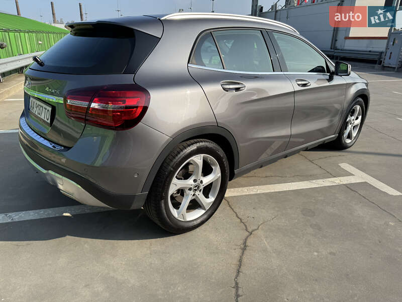 Внедорожник / Кроссовер Mercedes-Benz GLA-Class 2018 в Киеве