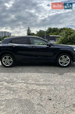 Внедорожник / Кроссовер Mercedes-Benz GLA-Class 2018 в 