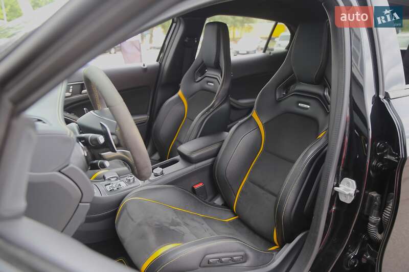 Внедорожник / Кроссовер Mercedes-Benz GLA-Class 2017 в Киеве