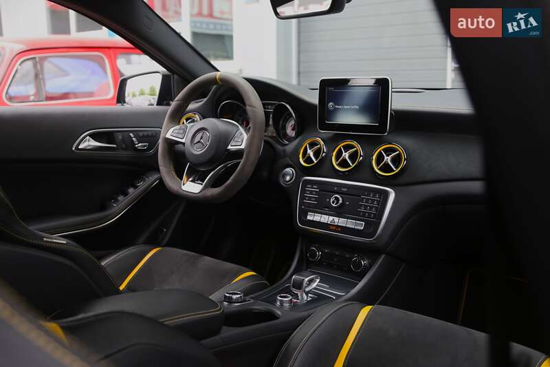 Внедорожник / Кроссовер Mercedes-Benz GLA-Class 2017 в Киеве
