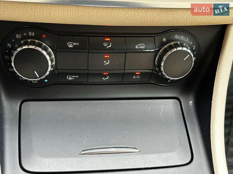 Внедорожник / Кроссовер Mercedes-Benz GLA-Class 2015 в Ровно