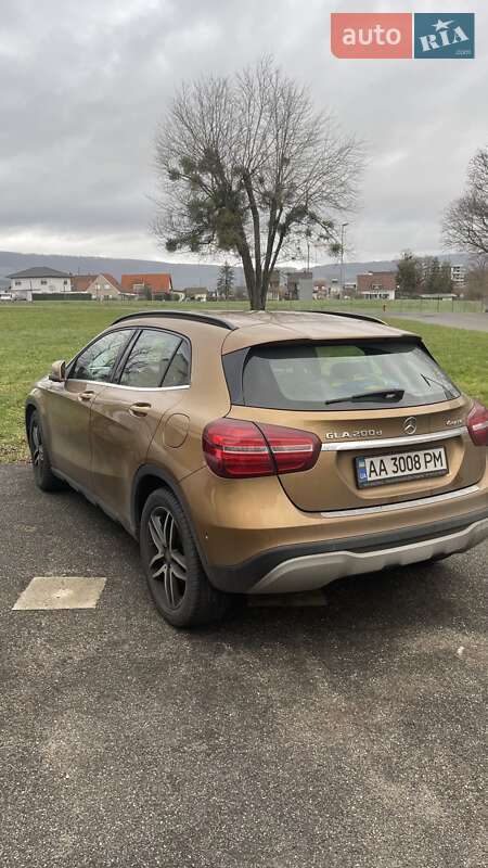 Внедорожник / Кроссовер Mercedes-Benz GLA-Class 2017 в 