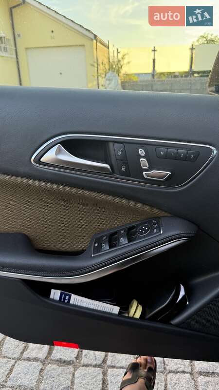 Внедорожник / Кроссовер Mercedes-Benz GLA-Class 2017 в Киеве