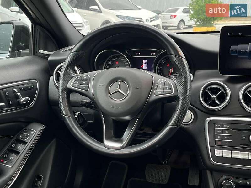 Позашляховик / Кросовер Mercedes-Benz GLA-Class 2019 в Львові