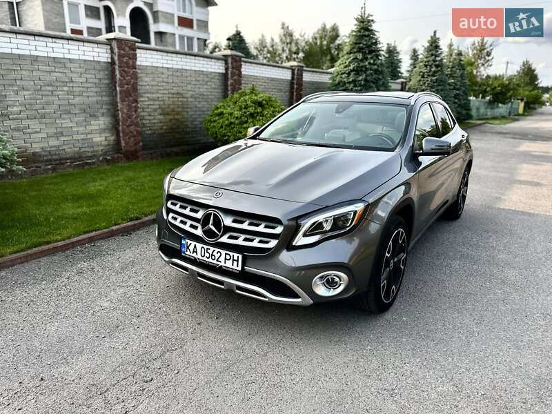 Внедорожник / Кроссовер Mercedes-Benz GLA-Class 2019 в Киеве