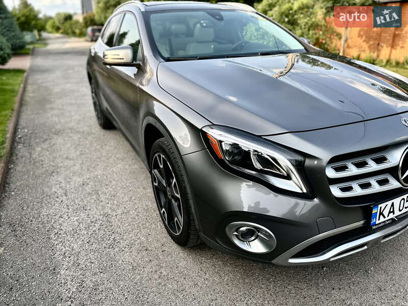 Внедорожник / Кроссовер Mercedes-Benz GLA-Class 2019 в Киеве