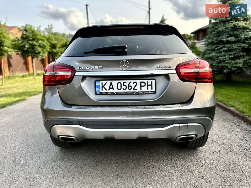 Внедорожник / Кроссовер Mercedes-Benz GLA-Class 2019 в Киеве