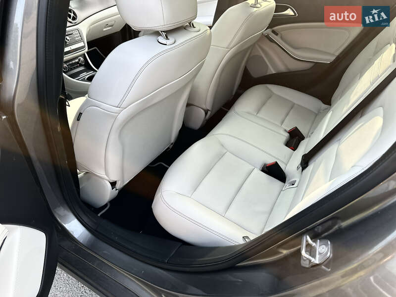 Внедорожник / Кроссовер Mercedes-Benz GLA-Class 2019 в Киеве