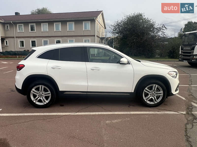 Внедорожник / Кроссовер Mercedes-Benz GLA-Class 2020 в Киеве