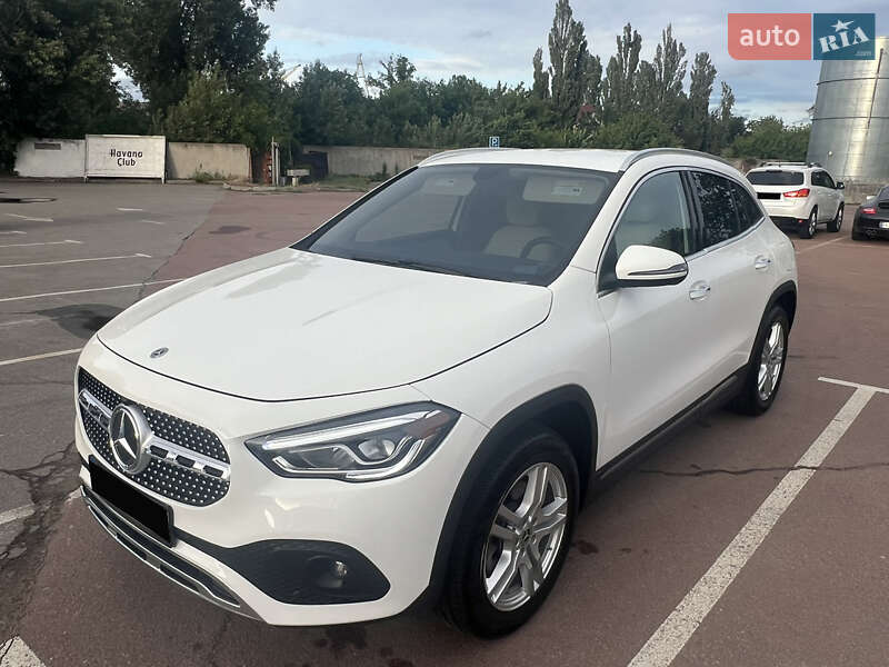 Внедорожник / Кроссовер Mercedes-Benz GLA-Class 2020 в Киеве