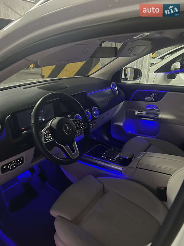 Внедорожник / Кроссовер Mercedes-Benz GLA-Class 2020 в Киеве