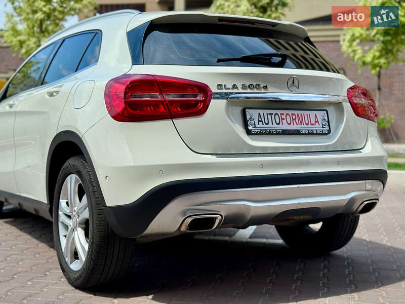 Внедорожник / Кроссовер Mercedes-Benz GLA-Class 2016 в Киеве