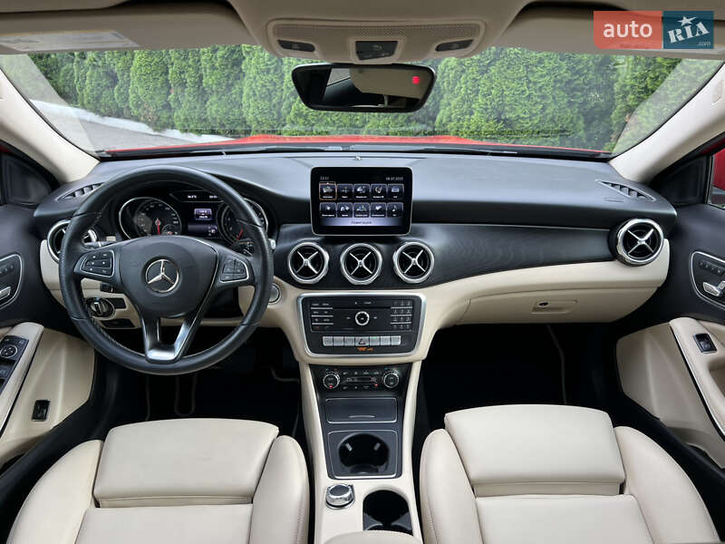 Внедорожник / Кроссовер Mercedes-Benz GLA-Class 2019 в Киеве