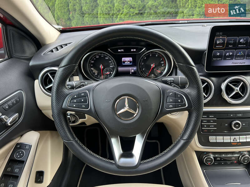 Внедорожник / Кроссовер Mercedes-Benz GLA-Class 2019 в Киеве