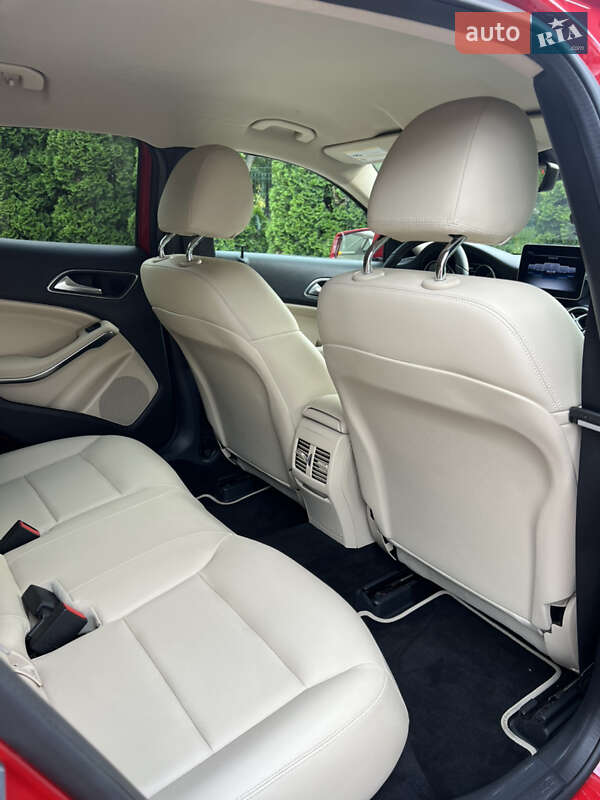 Внедорожник / Кроссовер Mercedes-Benz GLA-Class 2019 в Киеве