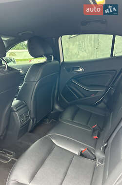 Позашляховик / Кросовер Mercedes-Benz GLA-Class 2019 в 