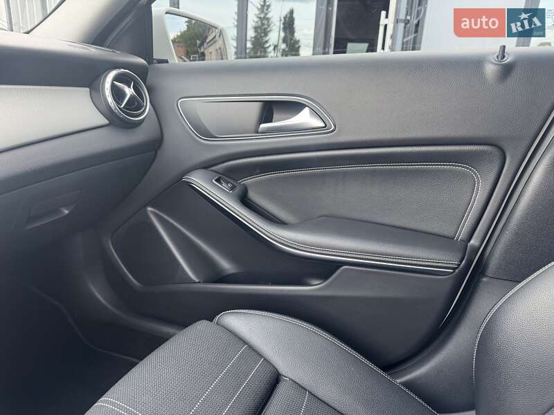 Внедорожник / Кроссовер Mercedes-Benz GLA-Class 2016 в Тернополе