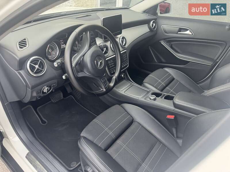 Внедорожник / Кроссовер Mercedes-Benz GLA-Class 2016 в Тернополе