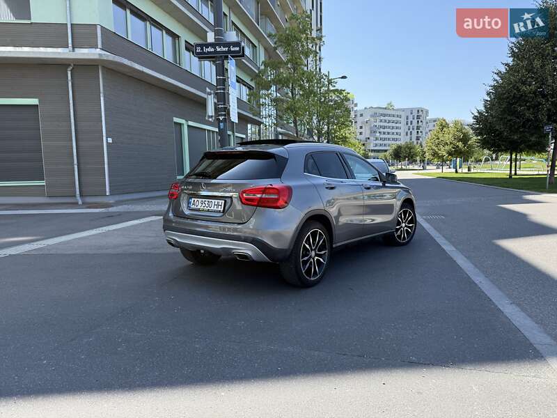 Позашляховик / Кросовер Mercedes-Benz GLA-Class 2014 в Мукачевому