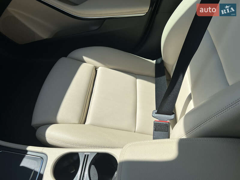 Внедорожник / Кроссовер Mercedes-Benz GLA-Class 2017 в Ивано-Франковске