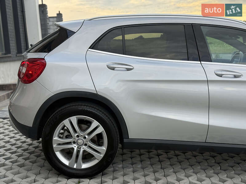 Внедорожник / Кроссовер Mercedes-Benz GLA-Class 2016 в Ровно