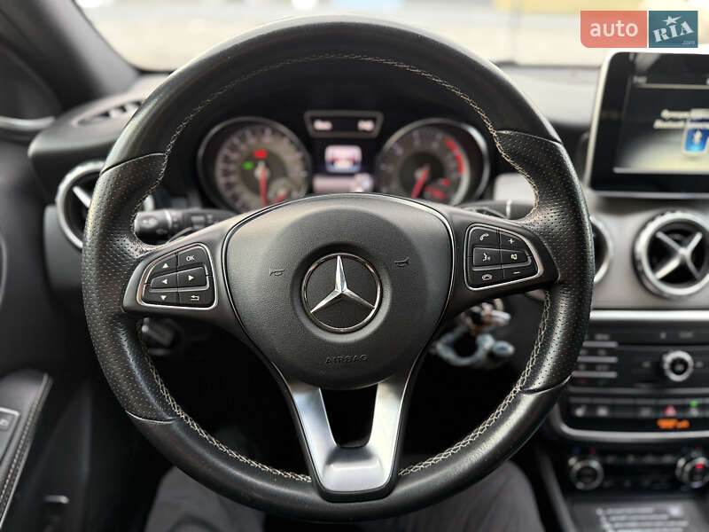 Внедорожник / Кроссовер Mercedes-Benz GLA-Class 2016 в Ровно