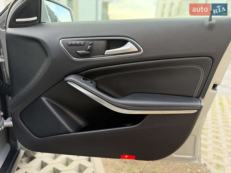 Внедорожник / Кроссовер Mercedes-Benz GLA-Class 2016 в Ровно