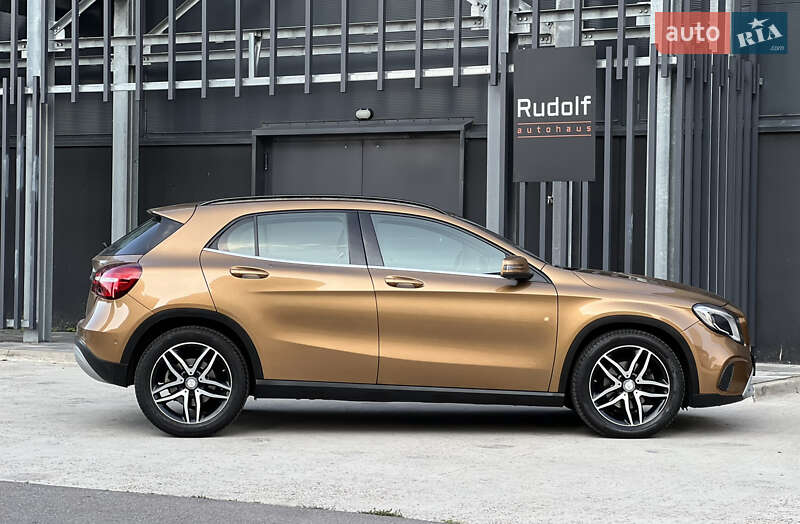 Внедорожник / Кроссовер Mercedes-Benz GLA-Class 2017 в Киеве