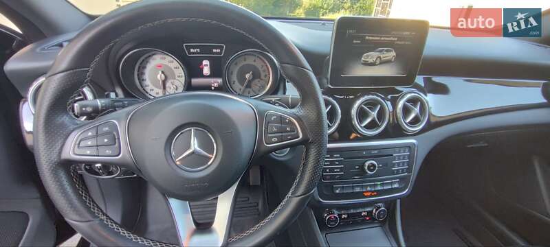 Внедорожник / Кроссовер Mercedes-Benz GLA-Class 2016 в Житомире