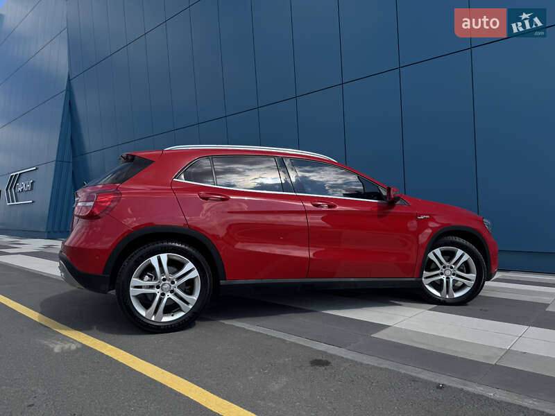Внедорожник / Кроссовер Mercedes-Benz GLA-Class 2016 в Киеве