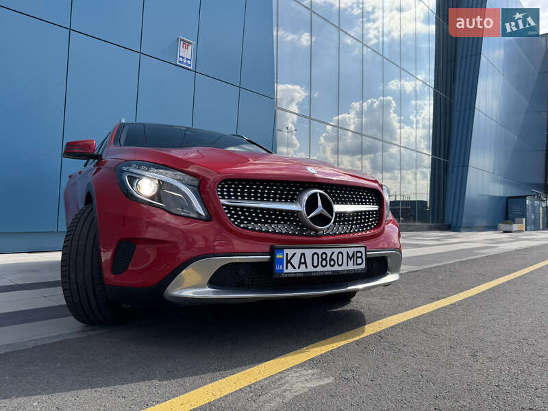 Внедорожник / Кроссовер Mercedes-Benz GLA-Class 2016 в Киеве