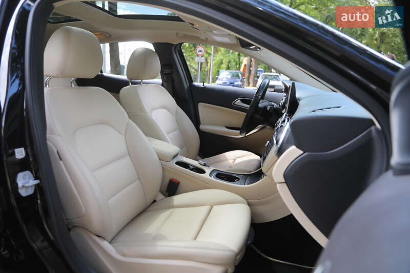 Внедорожник / Кроссовер Mercedes-Benz GLA-Class 2016 в Харькове