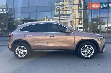 Внедорожник / Кроссовер Mercedes-Benz GLA-Class 2022 в 