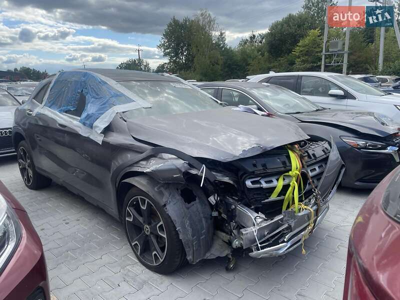 Внедорожник / Кроссовер Mercedes-Benz GLA-Class 2019 в Львове