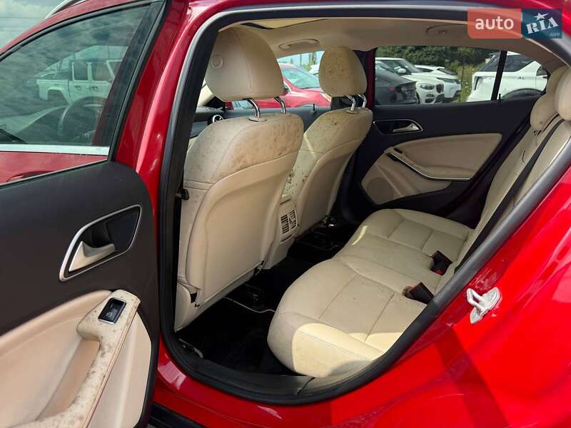 Внедорожник / Кроссовер Mercedes-Benz GLA-Class 2015 в Луцке