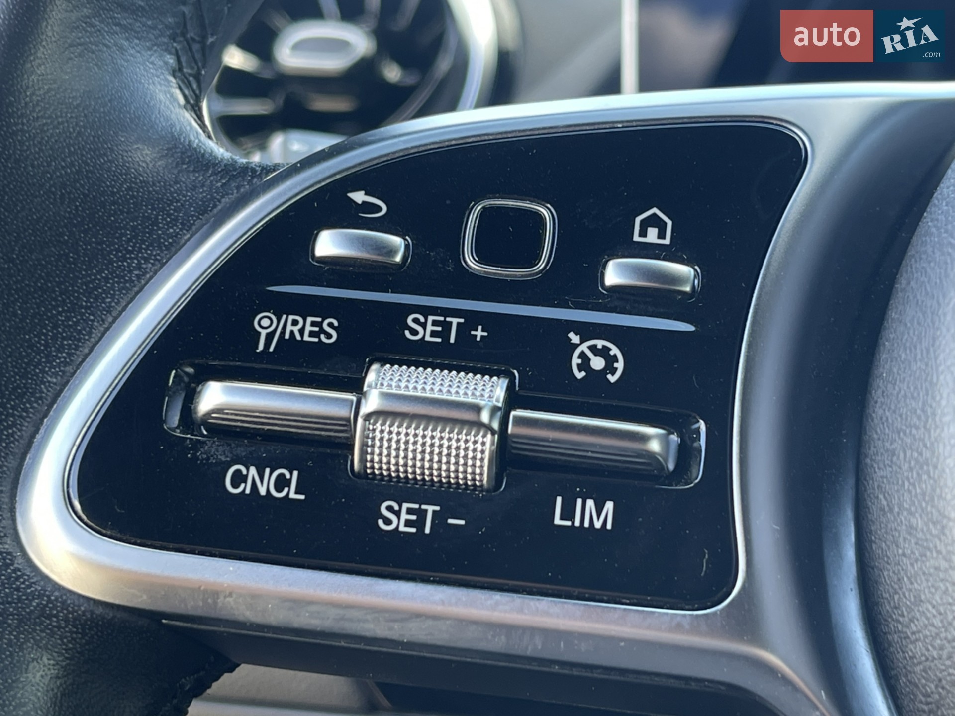 2020 Mercedes-Benz GLA-klasse - мініатюра 38