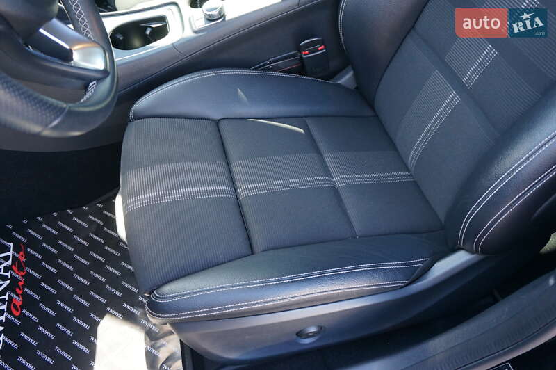 Внедорожник / Кроссовер Mercedes-Benz GLA-Class 2017 в Одессе