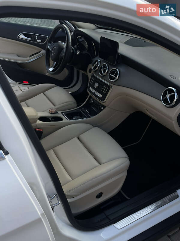 Внедорожник / Кроссовер Mercedes-Benz GLA-Class 2019 в Хмельницком