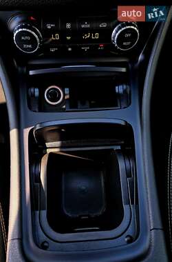 Внедорожник / Кроссовер Mercedes-Benz GLA-Class 2016 в 