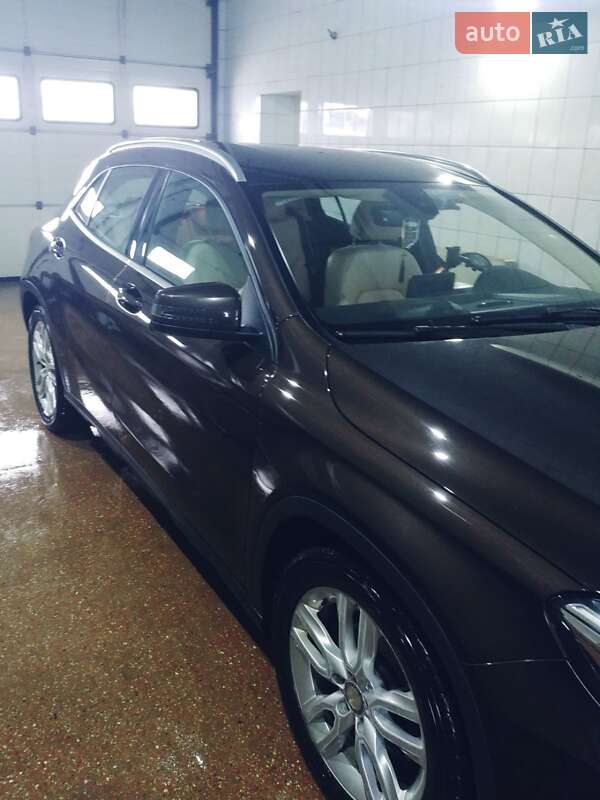 Внедорожник / Кроссовер Mercedes-Benz GLA-Class 2015 в Киеве