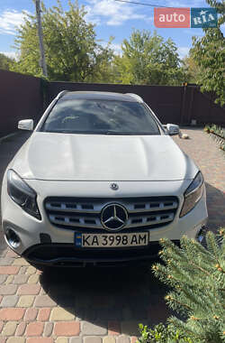 Внедорожник / Кроссовер Mercedes-Benz GLA-Class 2018 в Киеве