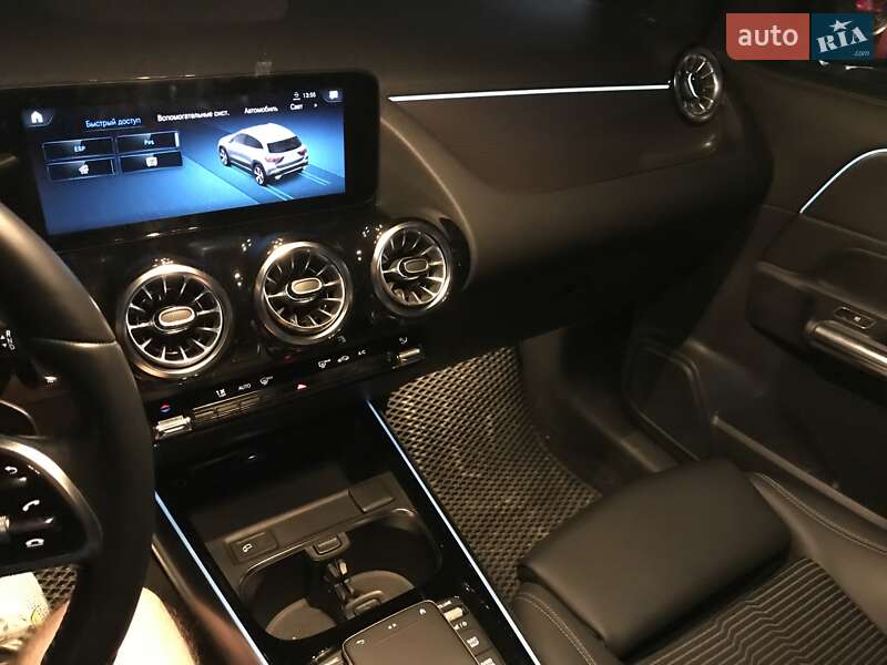 Внедорожник / Кроссовер Mercedes-Benz GLA-Class 2021 в Киеве